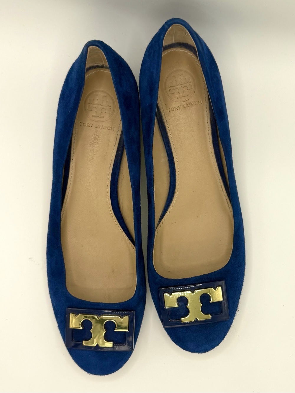 Tory Burch “Gigi” Navy Suede Pumps with Block Heel and Gold T Logo at the Toe - Picture 9 of 10